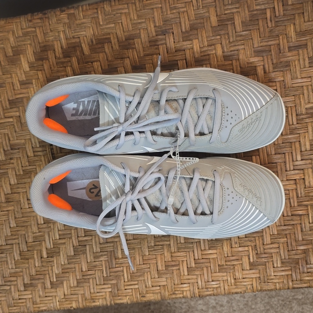 NWT Nike Softball cleats (Adult)